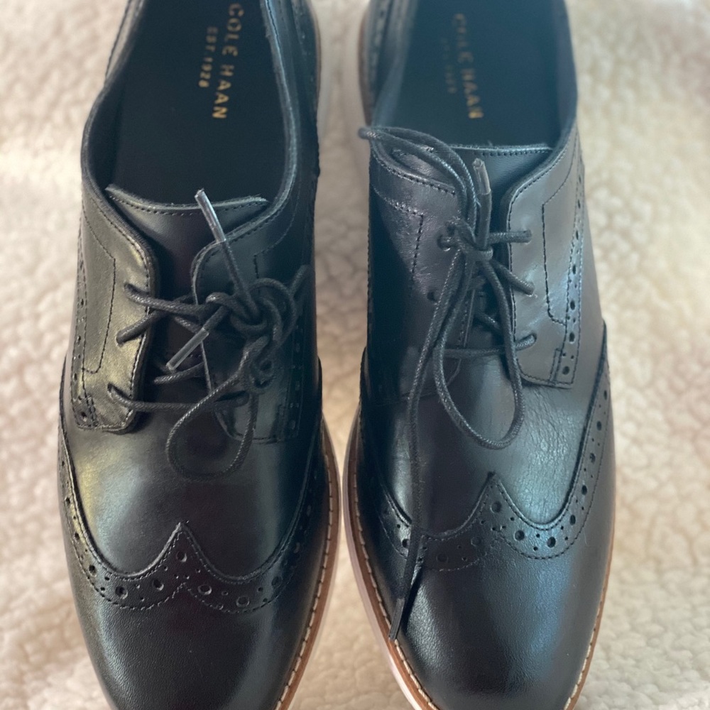 Women’s Wing Tip Oxfords